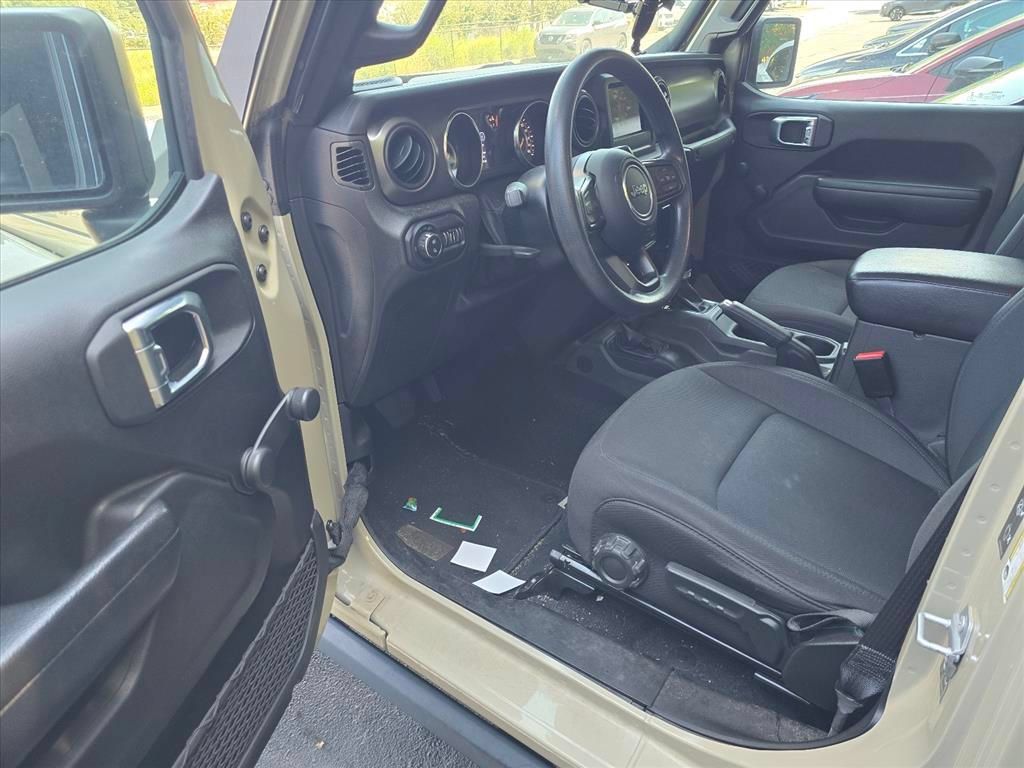 Used 2022 Jeep Gladiator Sport AWD/4WD image 7