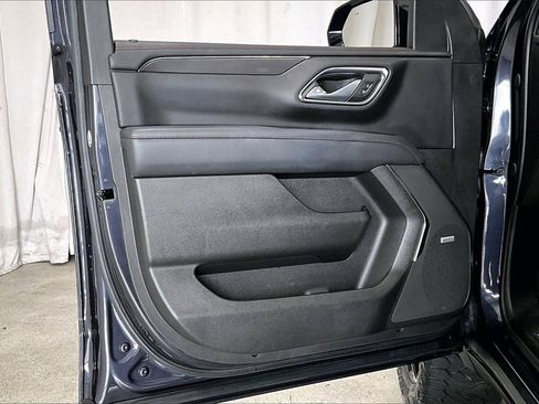 Used 2022 Chevrolet Suburban RST w/ Luxury Package image 25