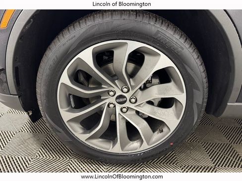 New 2026 Lincoln Aviator AWD image 12