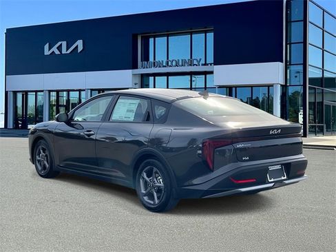 New 2025 Kia K4 LXS image 4
