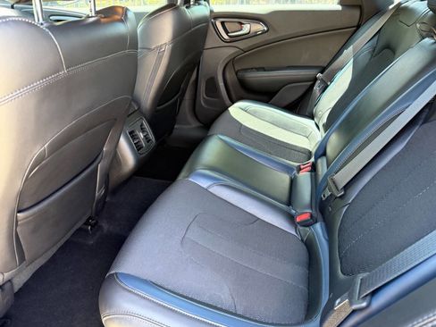 Used 2016 Chrysler 200 S w/ Navigation & Sound Group I image 26