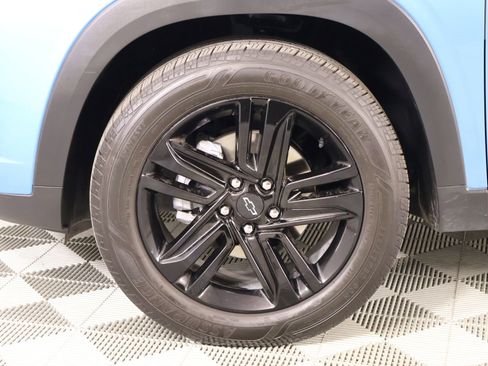 Used 2025 Chevrolet Trax ACTIV FWD image 17