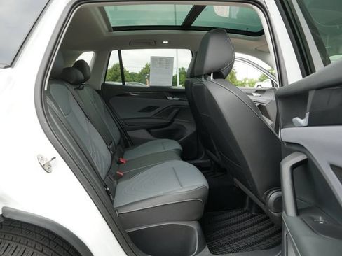 Certified 2026 Volkswagen Tiguan SE AWD/4WD image 18