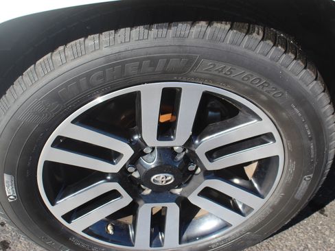 Used 2018 Toyota 4Runner Limited image 10