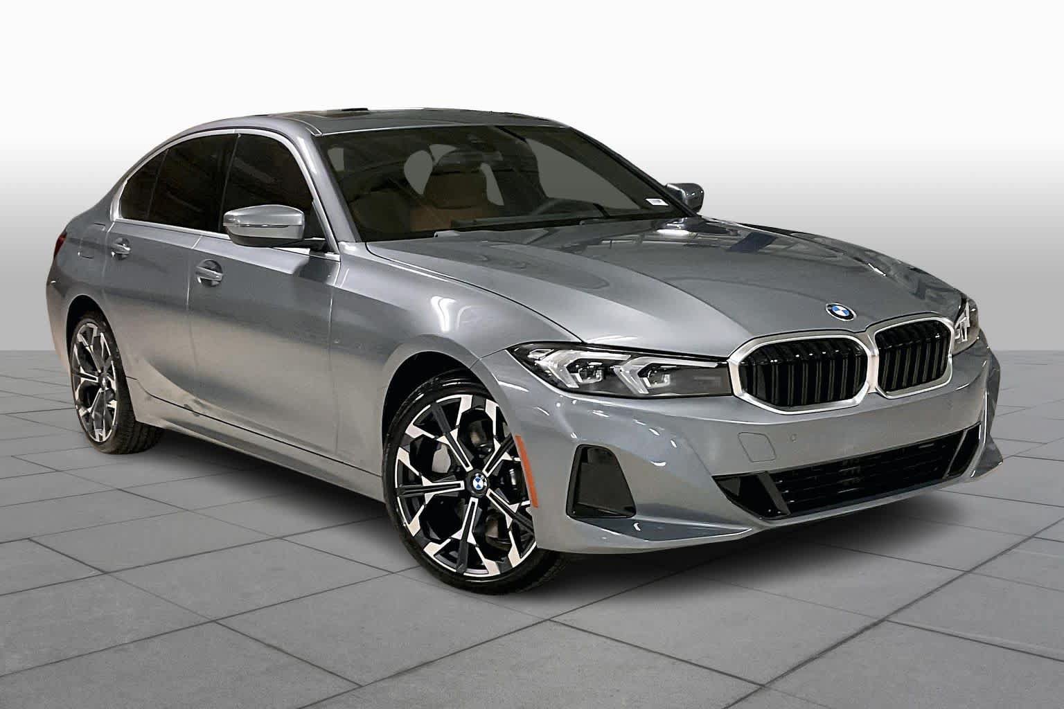 Used 2026 BMW 330i Sedan w/ Premium Package RWD image 2
