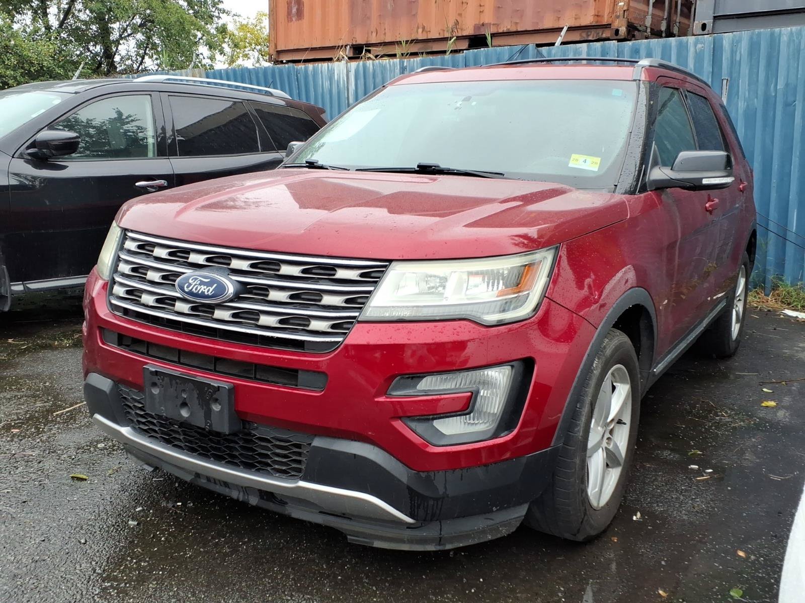 Used 2017 Ford Explorer XLT AWD/4WD image 3