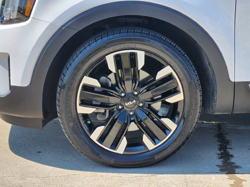 Used 2024 Kia Telluride SX w/ Towing Package AWD/4WD image 17