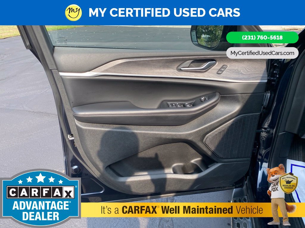 Used 2023 Jeep Grand Cherokee L Limited AWD/4WD image 13