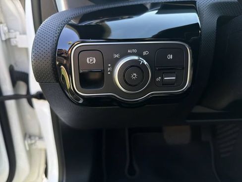 Used 2021 Mercedes-Benz A 220 4MATIC image 17