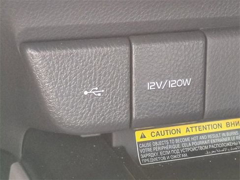 Used 2020 Toyota Camry XLE image 26