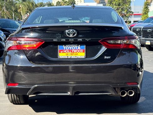 Used 2023 Toyota Camry SE image 5