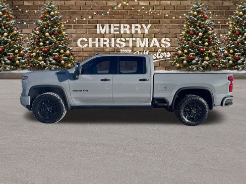 Used 2024 Chevrolet Silverado 2500 LTZ w/ LTZ Plus Package image 2