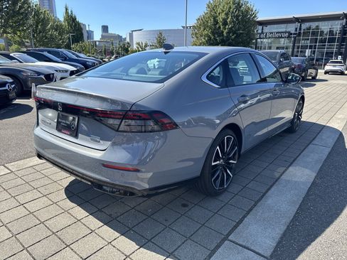 Used 2024 Honda Accord Touring image 5