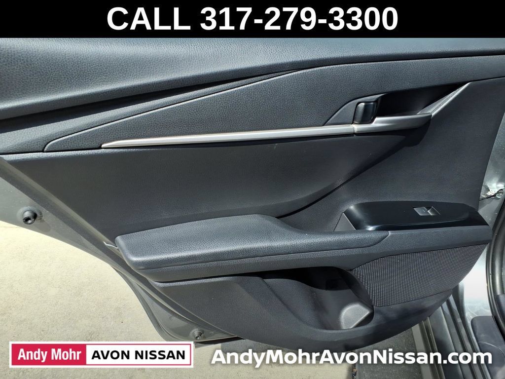 Used 2025 Toyota Camry SE FWD image 37