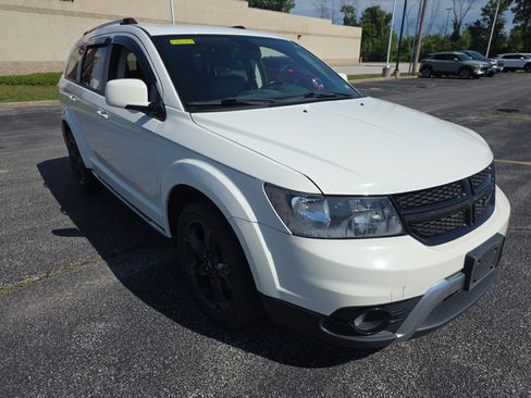 Used 2019 Dodge Journey Crossroad FWD image 2