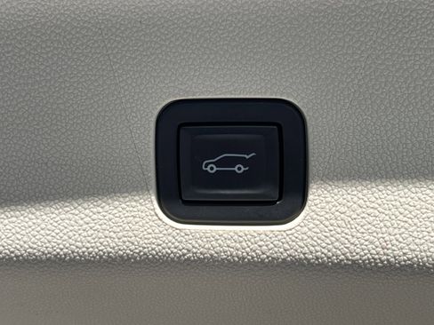 Used 2024 Cadillac Escalade Sport Platinum w/ LPO, Floor Liner Package AWD/4WD image 32