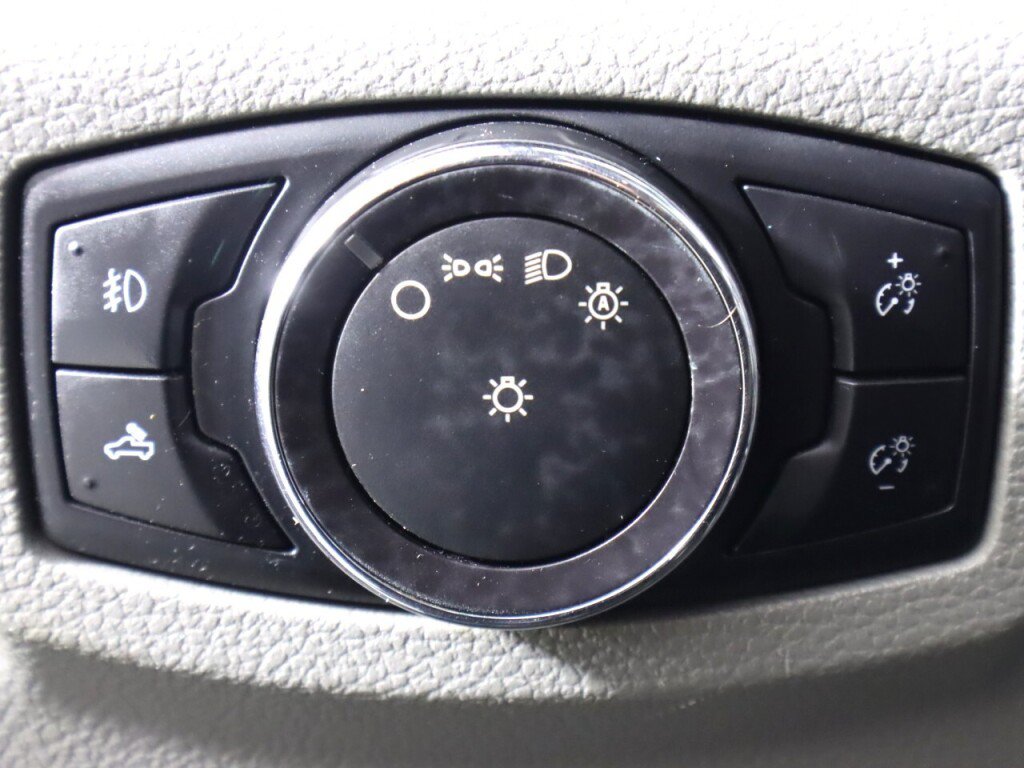 Used 2016 Ford F150 XLT AWD/4WD image 10