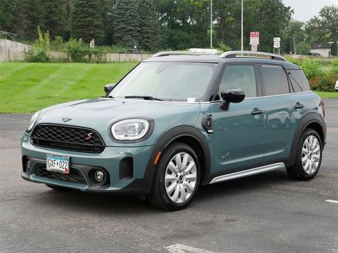 Used 2022 MINI Cooper Countryman S w/ Premium Package image 2