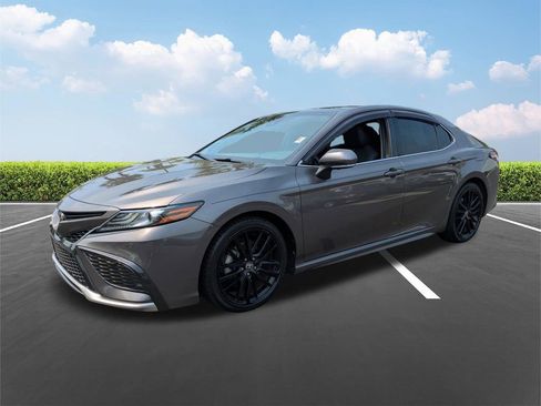 Used 2021 Toyota Camry XSE w/ Navigation Package image 8