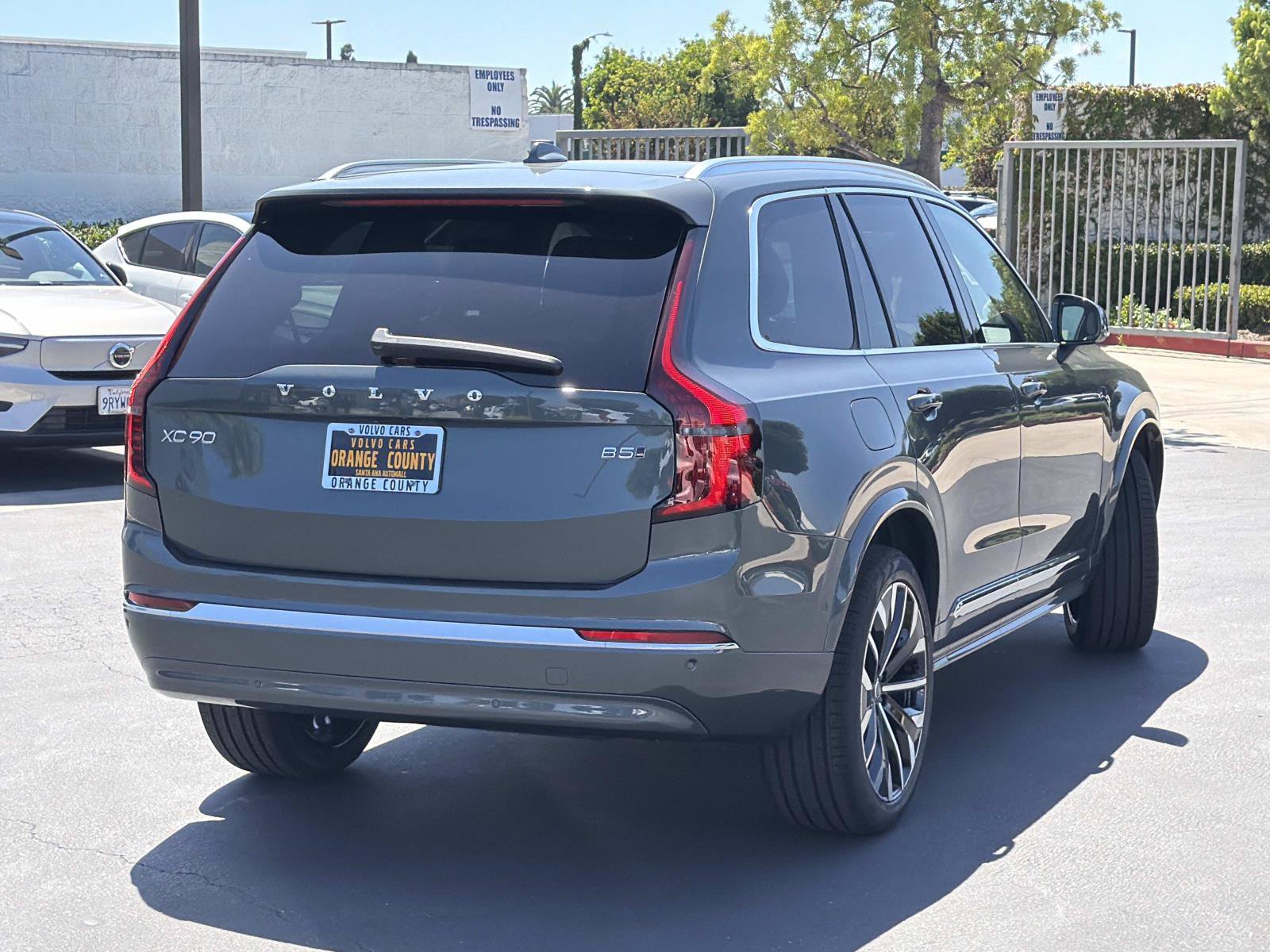 New 2027 Volvo XC90 B5 Plus AWD/4WD image 6