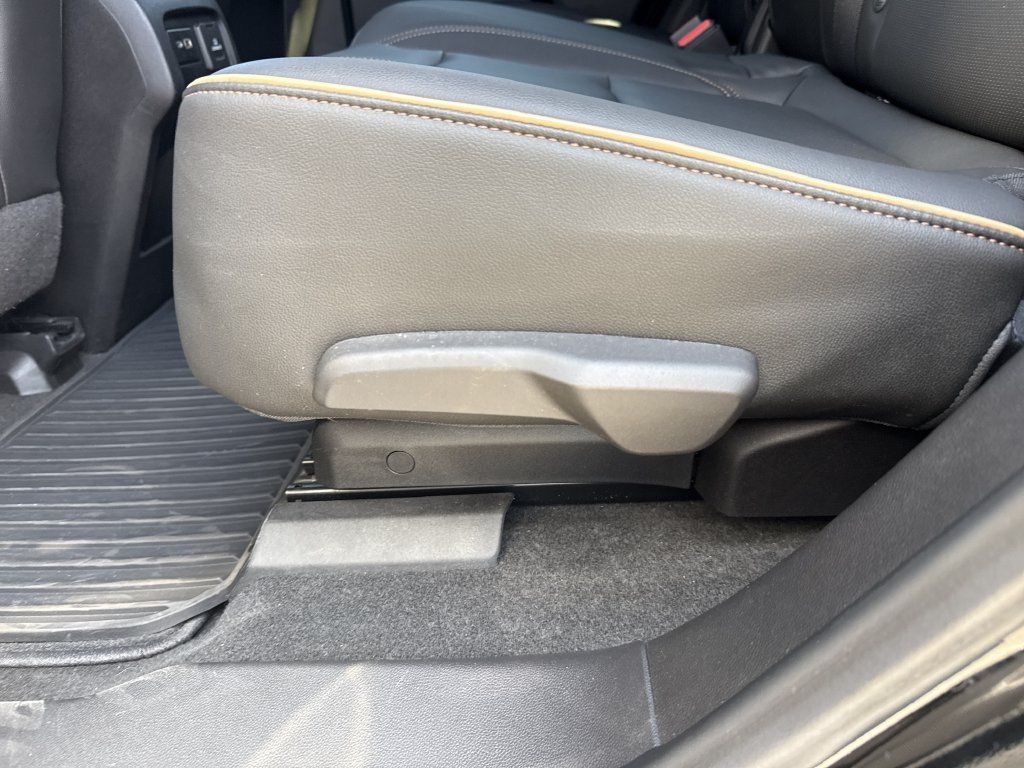Used 2020 Chevrolet Blazer Premier w/ Driver Confidence II Package FWD image 31