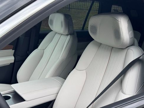 New 2026 Cadillac Vistiq Luxury image 16