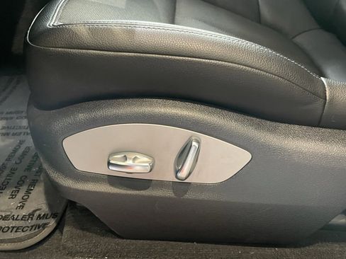 Used 2022 Porsche Macan image 10