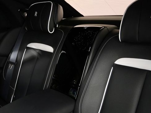 Used 2024 Rolls-Royce Ghost Extended Wheelbase image 16