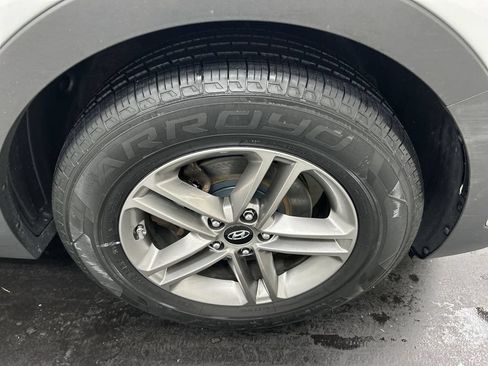 Used 2017 Hyundai Santa Fe Sport FWD image 8