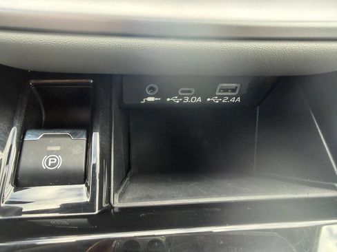 Used 2023 Subaru Legacy Premium image 38