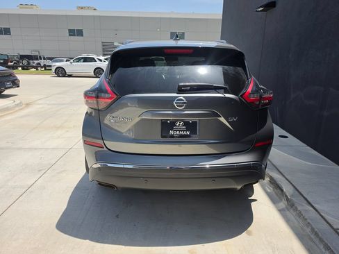 Used 2019 Nissan Murano SV w/ Premium Package FWD image 5