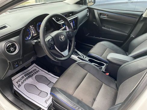 Used 2018 Toyota Corolla SE image 3