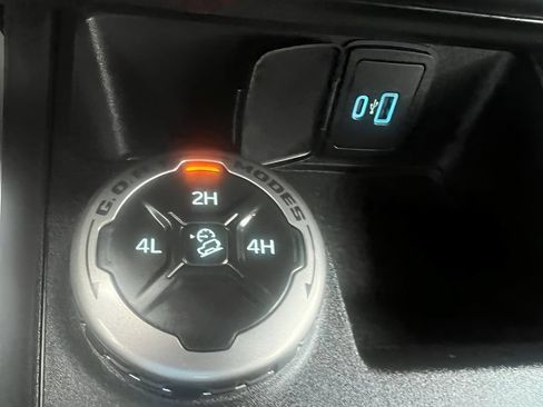 Used 2022 Ford Bronco 2-Door AWD/4WD image 30