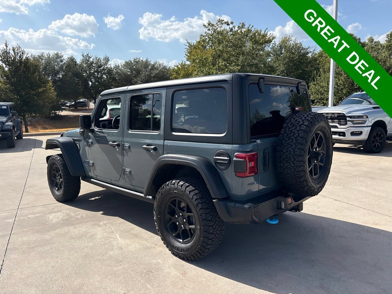 Used 2024 Jeep Wrangler Unlimited AWD/4WD image 7