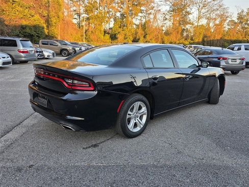 Used 2020 Dodge Charger SXT image 6