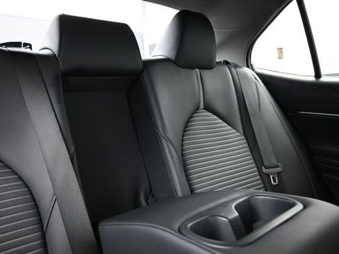 Used 2022 Toyota Camry SE FWD image 14