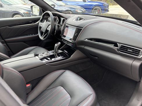 Used 2022 Maserati Levante GT AWD/4WD image 14