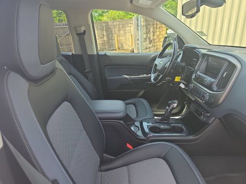 Used 2022 Chevrolet Colorado Z71 AWD/4WD image 10