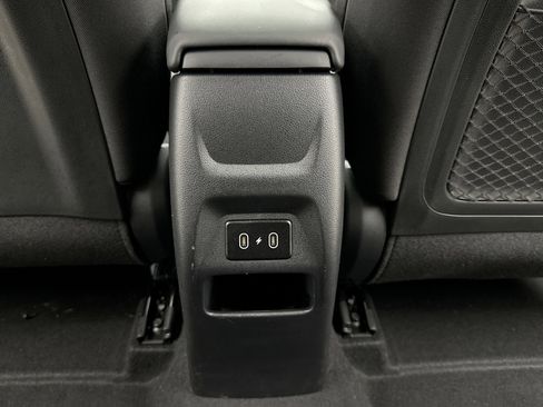 Used 2025 Hyundai Venue SEL FWD image 20