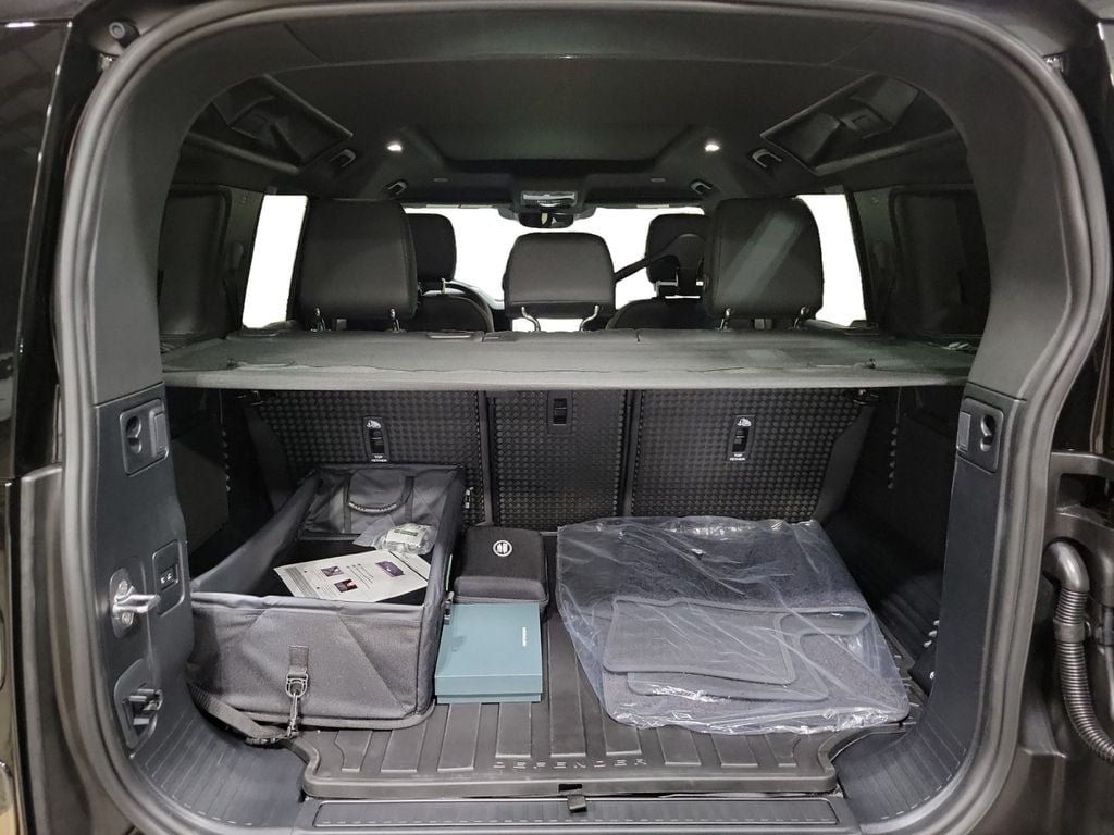 New 2026 Land Rover Defender 110 X-Dynamic SE AWD/4WD image 27