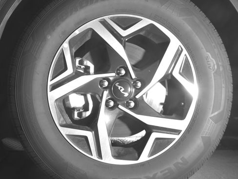 Used 2025 Kia Sportage LX image 12