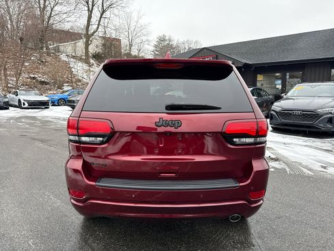 Used 2018 Jeep Grand Cherokee Altitude image 16
