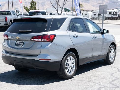 Used 2024 Chevrolet Equinox LS w/ LS Convenience Package FWD image 5