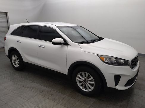 Used 2019 Kia Sorento FWD V6 image 11