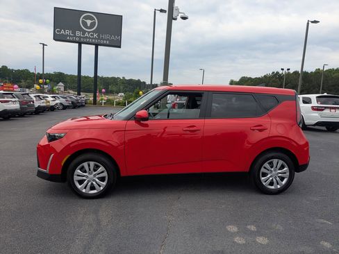 Used 2025 Kia Soul LX FWD image 8