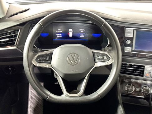 Used 2024 Volkswagen Jetta SE FWD image 13