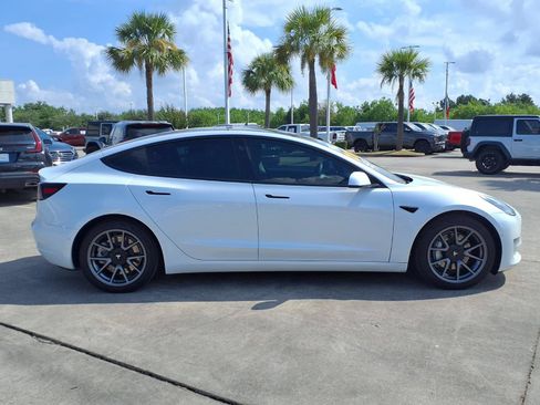 Used 2021 Tesla Model 3 Long Range AWD/4WD image 4