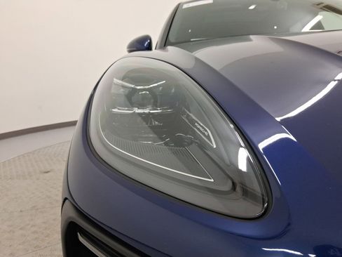 Used 2023 Porsche Macan image 11