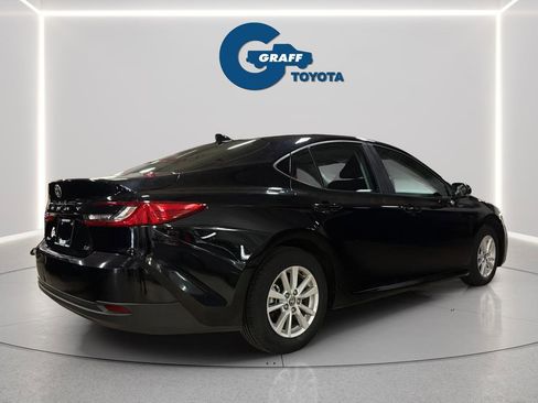 Used 2025 Toyota Camry LE FWD image 7