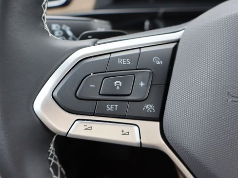 Used 2024 Volkswagen Atlas SE image 21